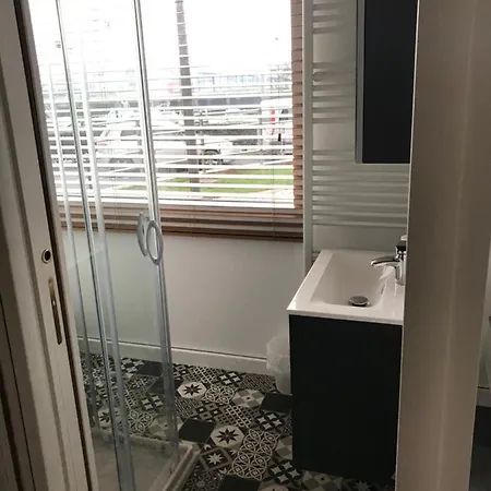 Appartement L’escale Du Port   400m De La Plage, 50m Du Centre *