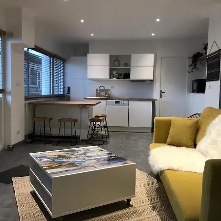 « L'escale Du Port » 400m De La Plage, 50m Du Centre Appartement