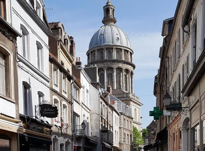« L'escale Du Port » 400m De La Plage, 50m Du Centre Appartement